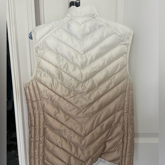 Vest - Picture 2 of 3